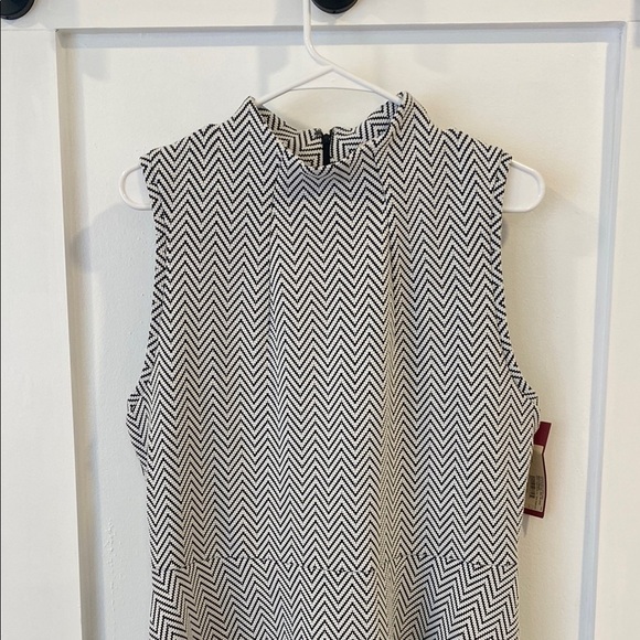 MERONA mock neck Chevron Pattern Sleeveless Dress - Picture 2 of 11